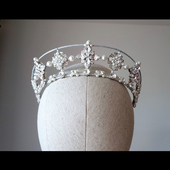 Wedding Bridal Tiara - Picture 6 of 8